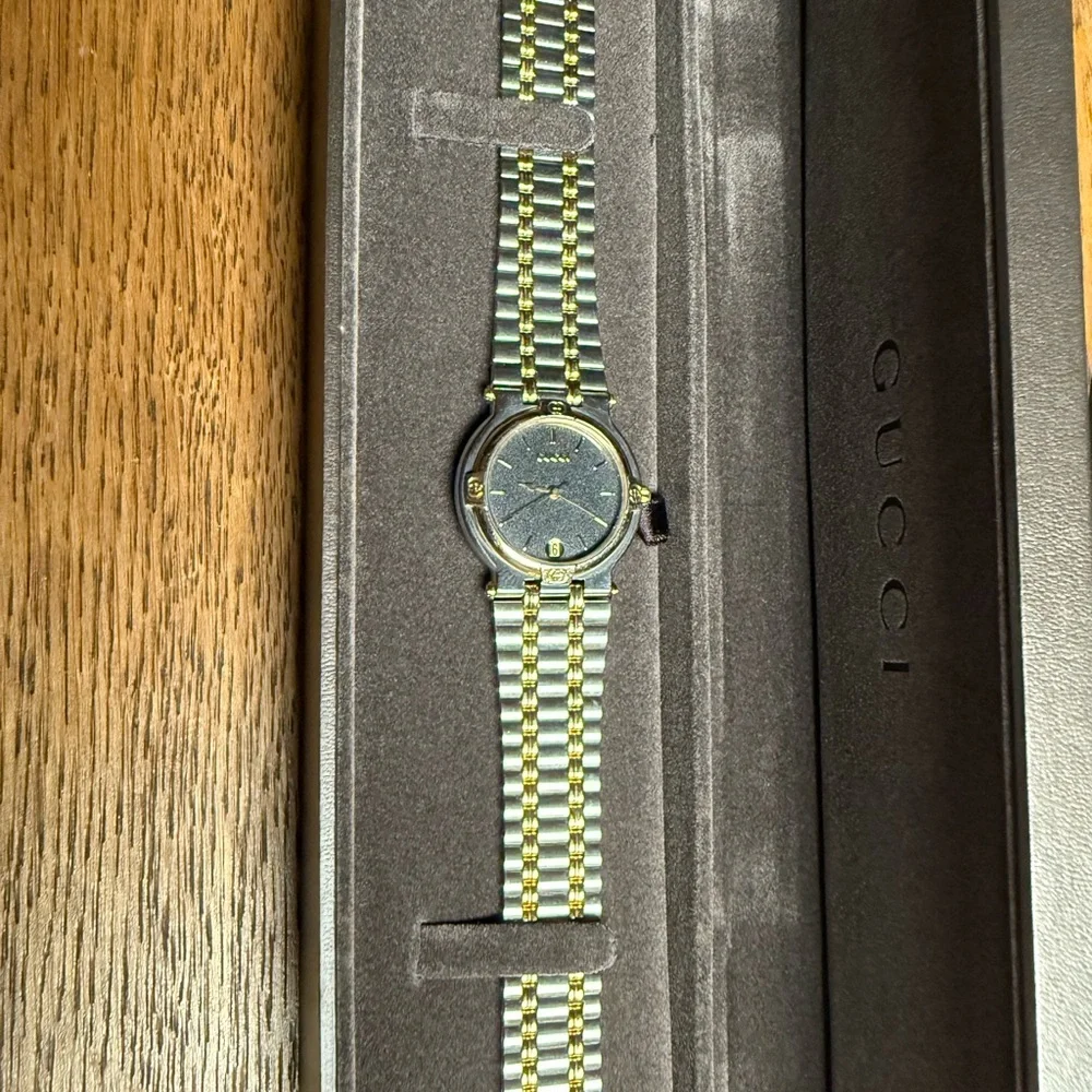 Gucci Vintage Unisex Watch - Picture 2 of 11
